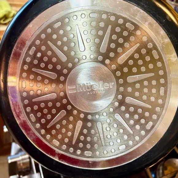3-Quart Mueller Sapphire Ultraclad Pan with Lid - Picture 5 of 7
